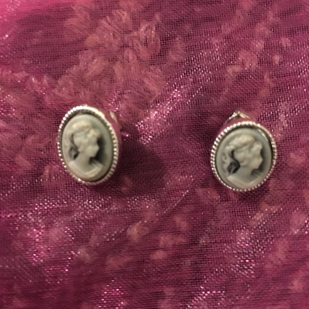 🆕 Brand New Vintage Cambio Stud Earrings